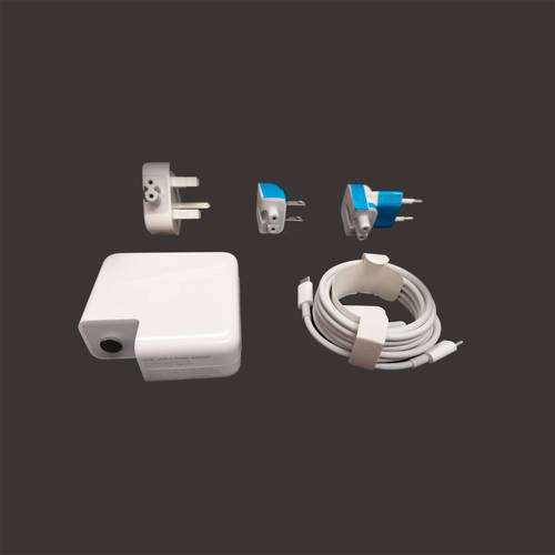 Apple Macbook PRO 13'' A1718 61W USB-C Power Adapter